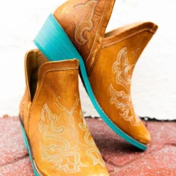 Alig Tannery Liz Embroidered Dream Leather Bootie In Brown Footwear