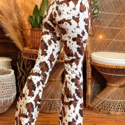 D & J Industies Co., LTD. Clothing Makin Mooves Jeans