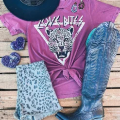 Country Deep Love Bites Tee - Mauve