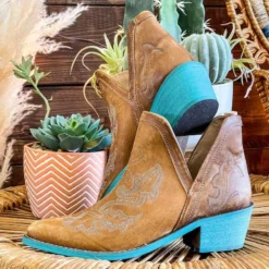 Alig Tannery Liz Embroidered Dream Leather Bootie In Brown Footwear