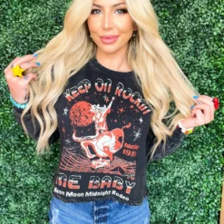 Country Deep New Arrivals Keep On Rockin Me Cropped Crew Sweatshirt