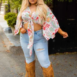 D & J Industies Co., LTD. PREORDER Everyone She Knows Top - White Floral Pre-Orders