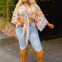 D & J Industies Co., LTD. PREORDER Everyone She Knows Top - White Floral Pre-Orders